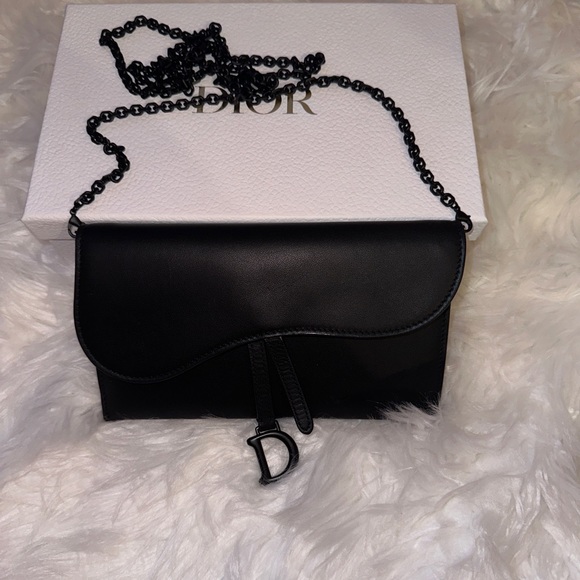 Long Saddle Wallet with Chain - Picture 3 of 4